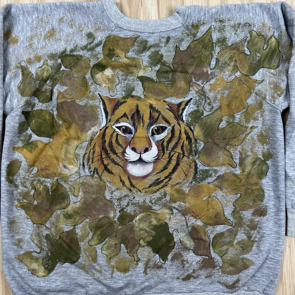 Vintage 80s Women's Small Gray Hand Painted Tiger Crewneck Sweatshirt Retro